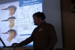 Dr. Hermann Stickroth bei seinem Vortrag über die Vogelwelt am Lech